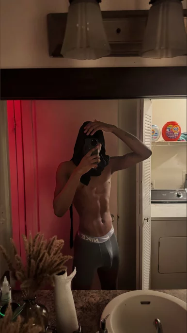 Photo of model @quisno6