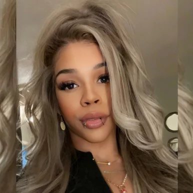 Photo of model @ravenbabe