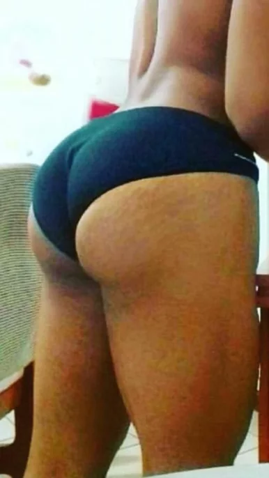 Photo of model @rawhole4u