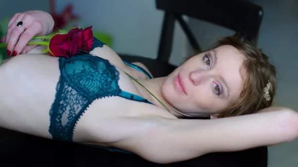 Photo of model @readhead_goddess