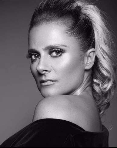 Photo of model @real_laurecourtellemont