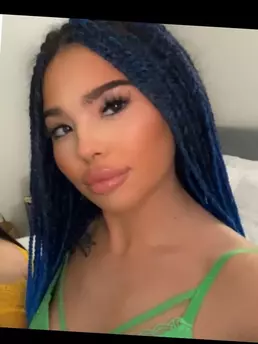 Photo of model @rebeccaferry