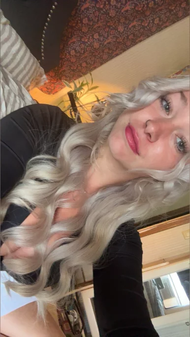 Photo of model @rebeccajoness