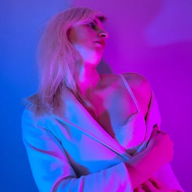 Photo of model @rebeccamarkelvfree