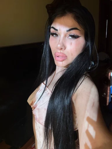 Photo of model @rebeccasantanaa