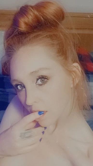 Photo of model @redgoddess89