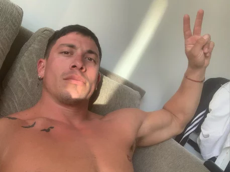 Photo of model @renoact