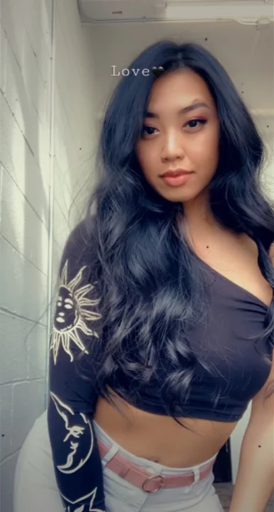 Photo of model @rheia69