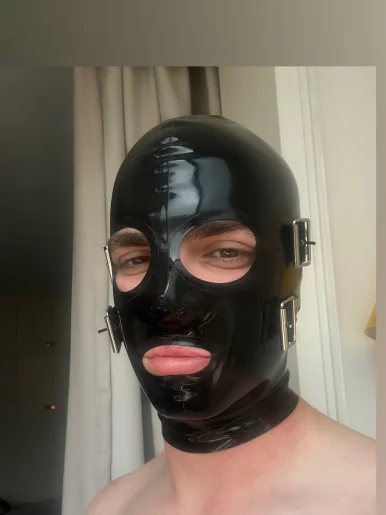 Photo of model @riskyrubber