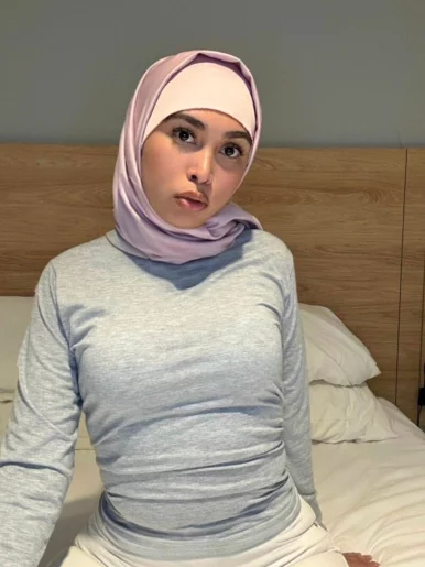 Photo of model @riyakhalifaaxx