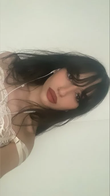 Photo of model @ronnieviolet