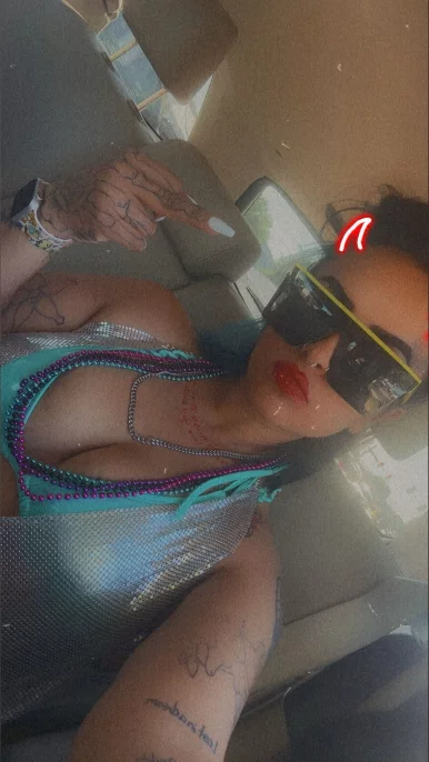 Photo of model @ronniexxzombie