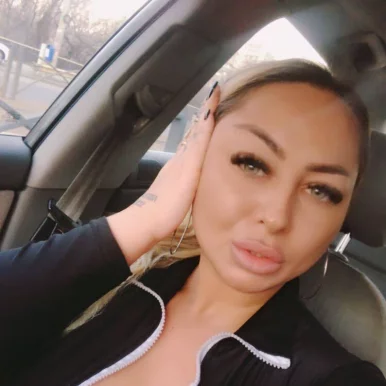 Photo of model @rosaliamont