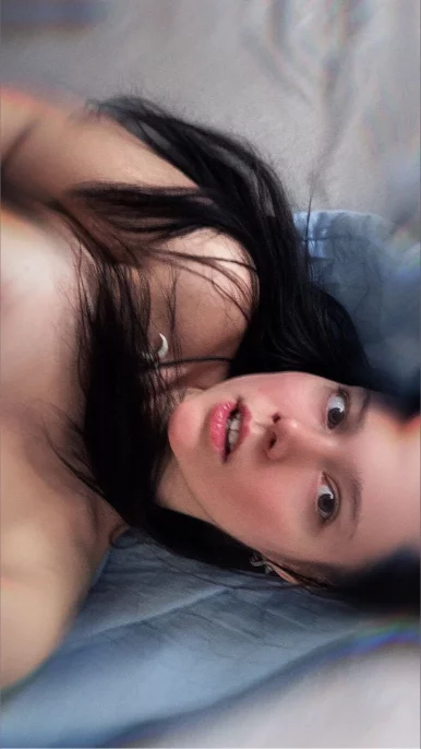 Photo of model @rosexoema