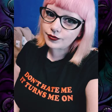 Photo of model @roxxsaurus