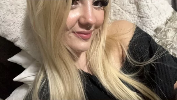 Photo of model @s0phia_moon