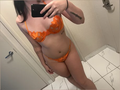 Photo of model @sadieskyee