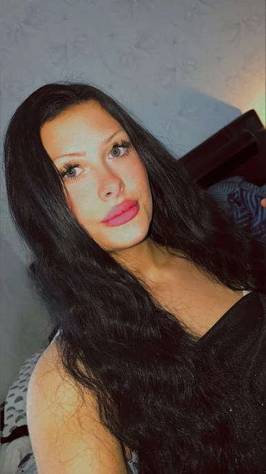 Photo of model @sagasbeauty