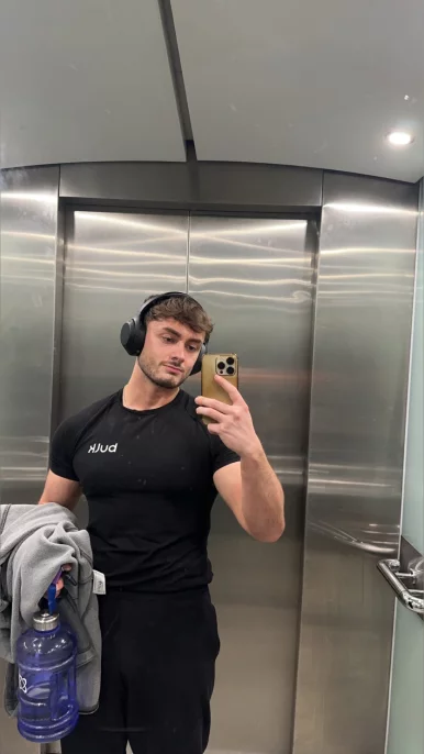 Photo of model @samcoylee