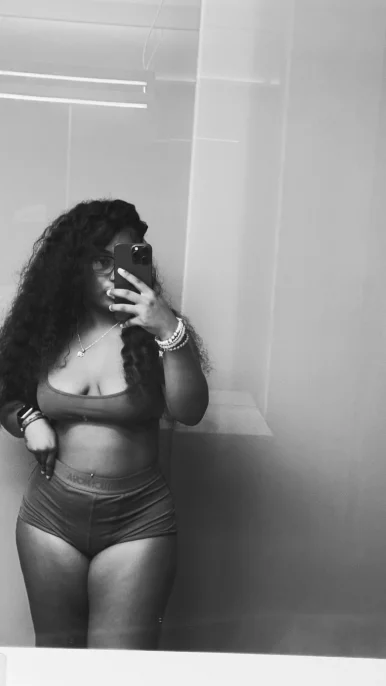 Photo of model @sammy3113