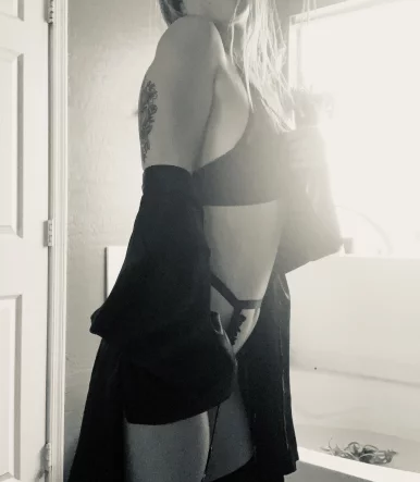 Photo of model @saraaluv