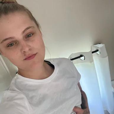 Photo of model @saras_wood