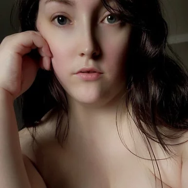 Photo of model @scarletmeow