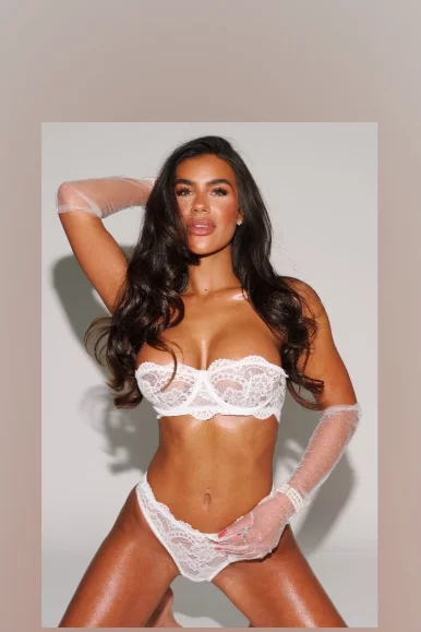 Photo of model @scarlett.starr