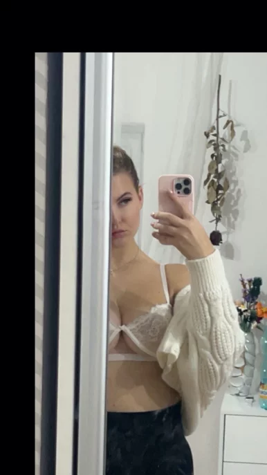 Photo of model @scarlettnoir