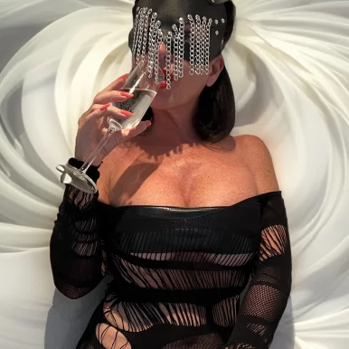 Photo of model @secrettoyqueen