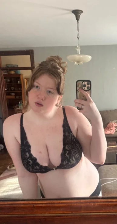 Photo of model @sexieststacey777