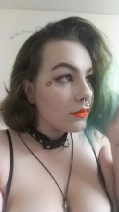 Photo of model @sexofthesuccubi