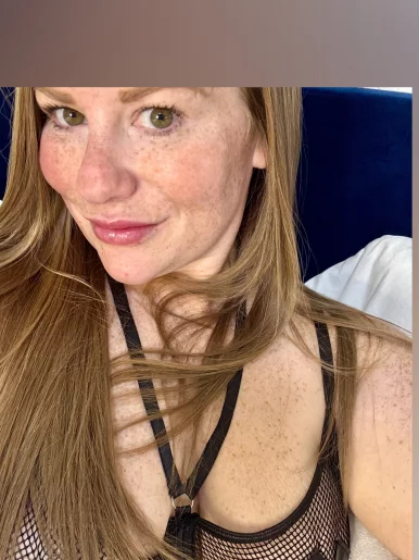 Photo of model @sexygingergoddess