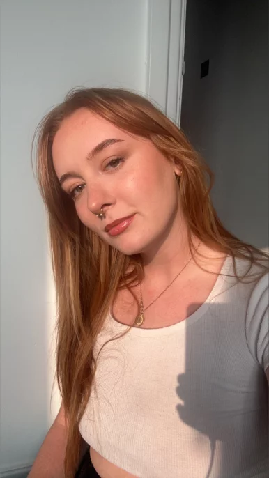 Photo of model @shellytits