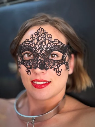 Photo of model @silverfoxandbunny