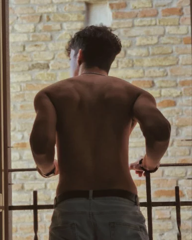 Photo of model @simpleomar1