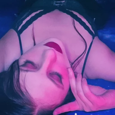 Photo of model @sirenamidnight