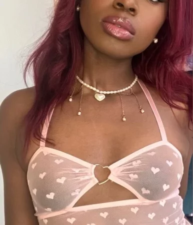 Photo of model @slutgodd3ss