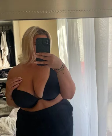 Photo of model @smillabloom