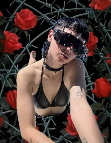 Photo of model @smokinrose444