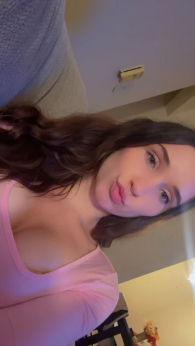 Photo of model @snowbunni578