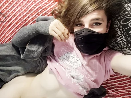 Photo of model @snugislewd