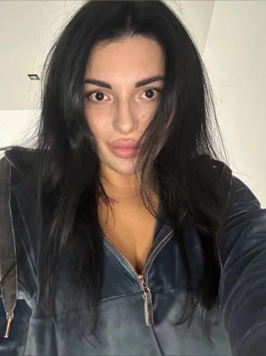 Photo of model @sofia_flame