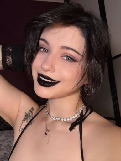 Photo of model @sofia_sugarcube