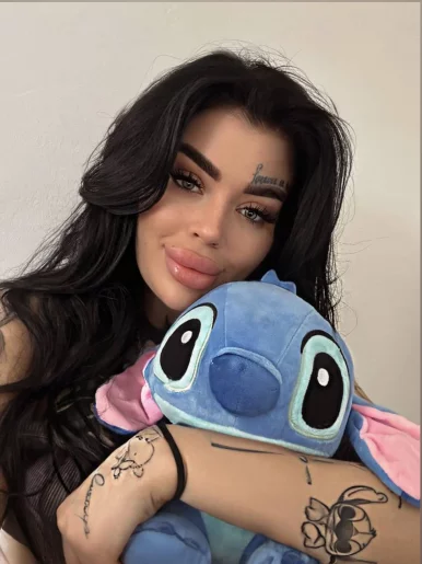 Photo of model @sophialoran