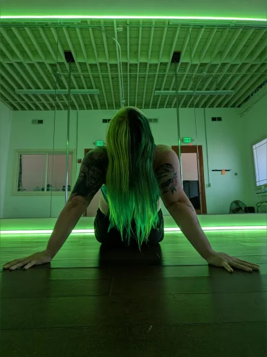 Photo of model @sparklybisexual