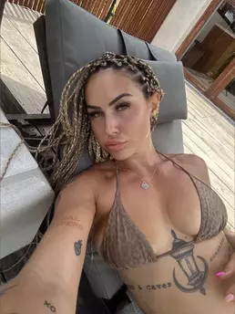 Photo of model @spicyyyyzzz