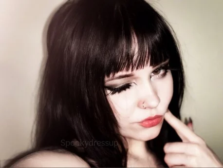 Photo of model @spookydressup