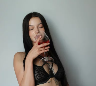 Photo of model @sscarlettdrake