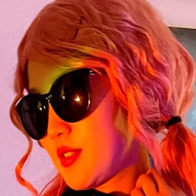 Photo of model @stdio.jnpr.vip